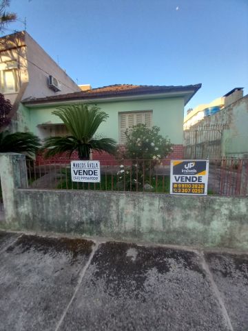 Casa com 303m² 2 quartos e 2 banheiros, à venda, no bairro Centro em Pelotas