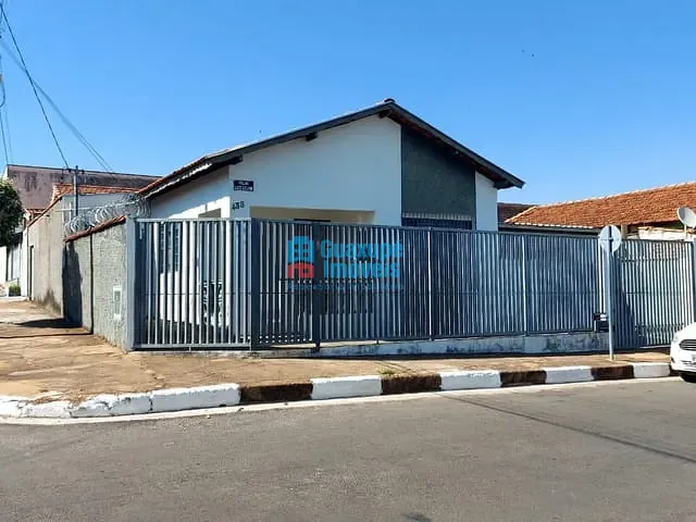 Casa 3 quartos e 2 banheiros, à venda, no bairro Jardim Planalto em Guaxupé