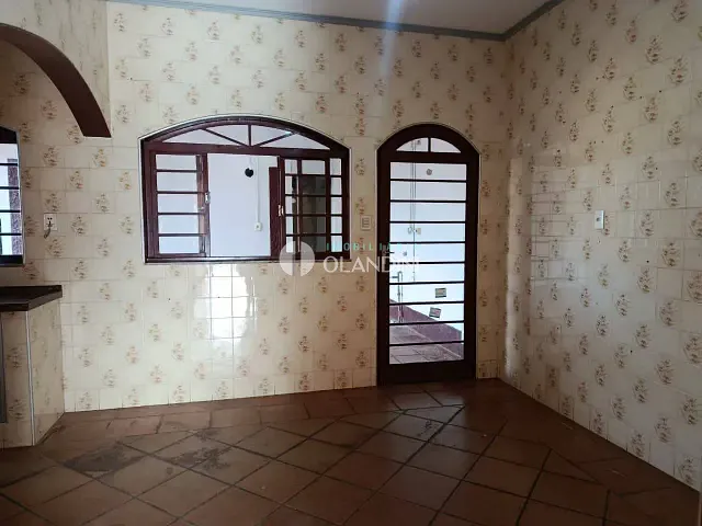 Casa com 300m² 2 quartos e 1 banheiro, para alugar, no bairro Jardim Ricardo Duzzi em Artur Nogueira