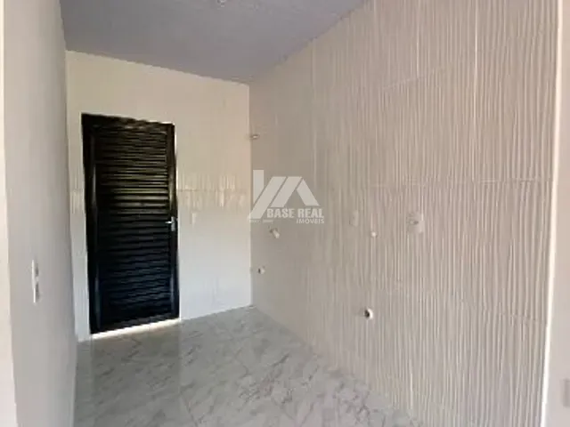 Casa 2 quartos e 1 banheiro, à venda, no bairro Estrela em Ponta Grossa