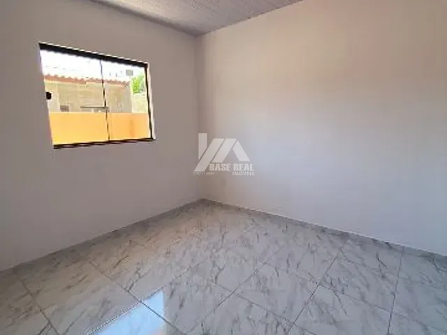 Casa 2 quartos e 1 banheiro, à venda, no bairro Estrela em Ponta Grossa