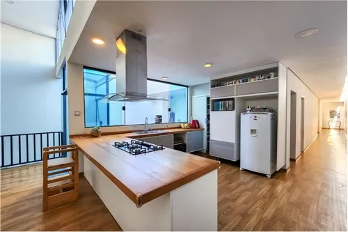 Casa para venda em Vila Anglo Brasileira com 6 quartos, sendo 1 suíte, 370m²