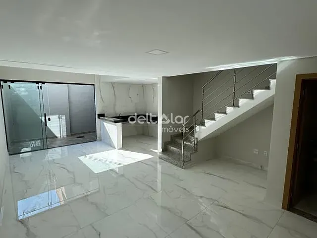 Casa com 129m² 3 quartos e 2 banheiros, à venda, no bairro Santa Mônica em Belo Horizonte