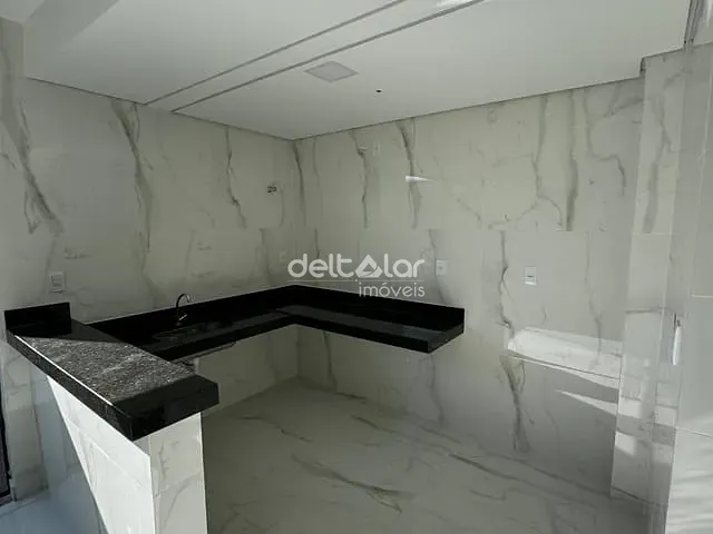 Casa com 129m² 3 quartos e 2 banheiros, à venda, no bairro Santa Mônica em Belo Horizonte