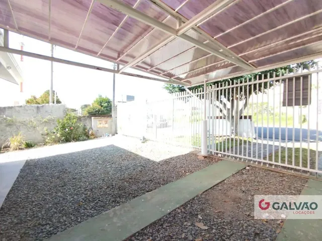 Casa 2 quartos e 1 banheiro, para alugar, no bairro Portão em Curitiba