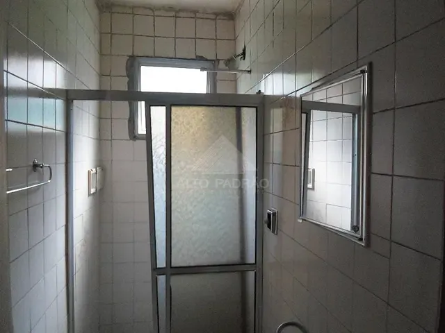 Casa com 180m² 4 quartos e 1 banheiro, à venda, no bairro Chácara Maria Francisca em Mauá