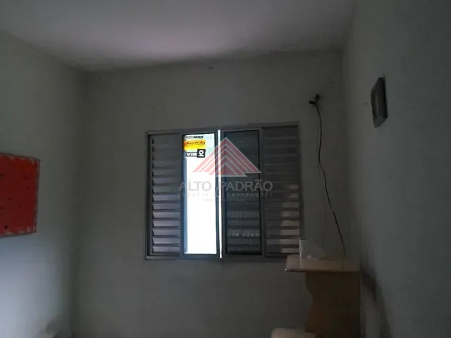 Casa com 180m² 4 quartos e 1 banheiro, à venda, no bairro Chácara Maria Francisca em Mauá