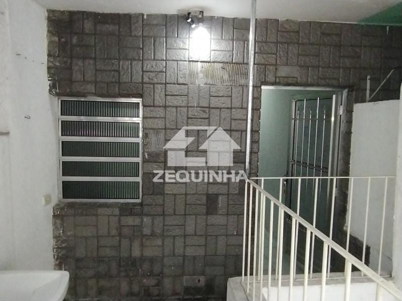 Casa para alugar com 2 quartos, 60m² - Foto 2