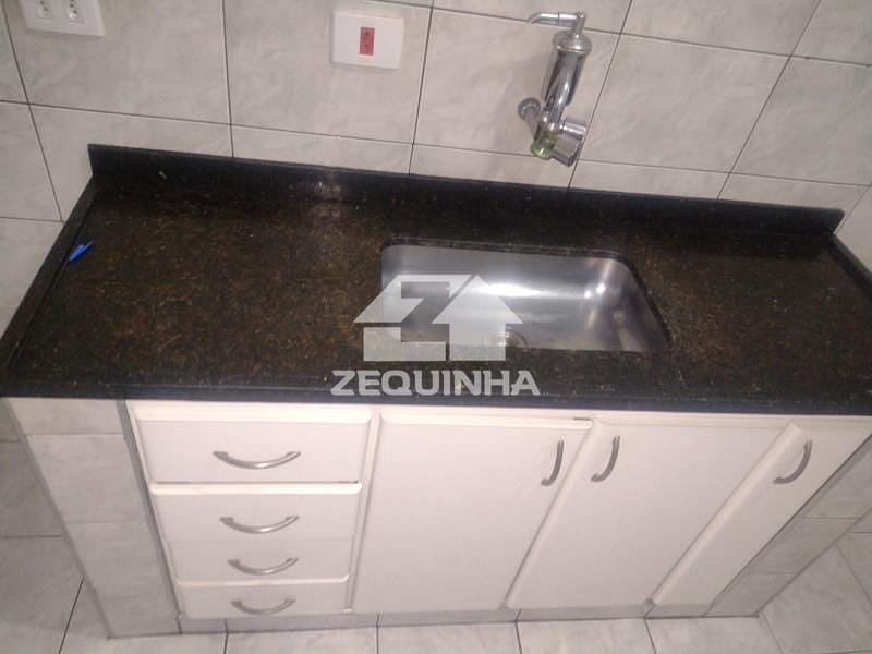 Casa para alugar com 2 quartos, 60m² - Foto 4