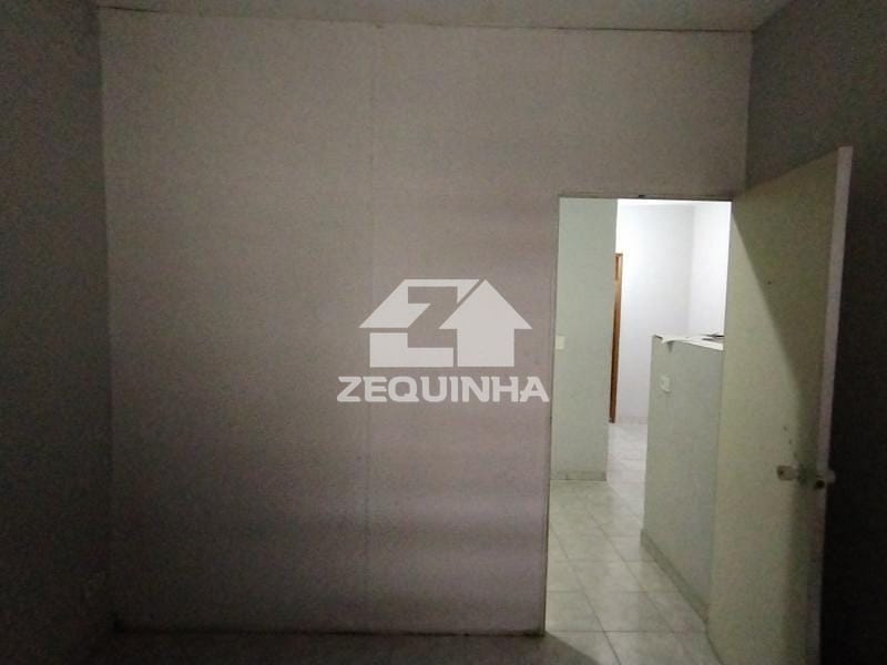 Casa para alugar com 2 quartos, 60m² - Foto 7