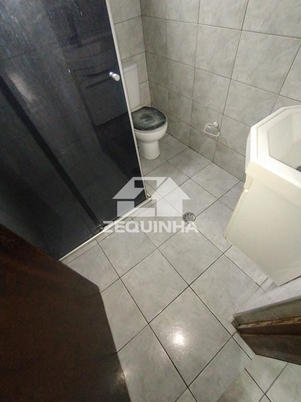 Casa para alugar com 2 quartos, 60m² - Foto 11