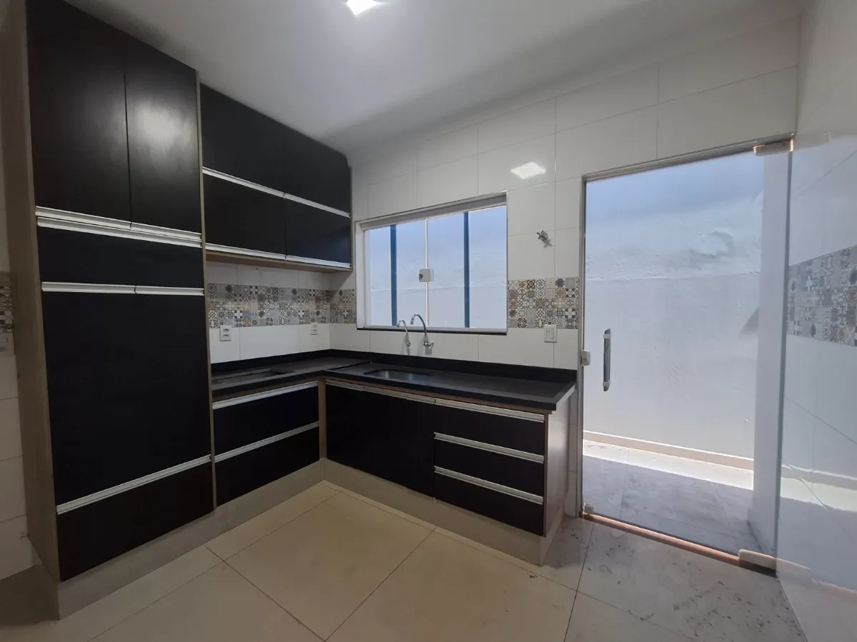 Casa para venda em Jardim Bela Vista com 2 quartos, sendo 1 suíte, 103m²