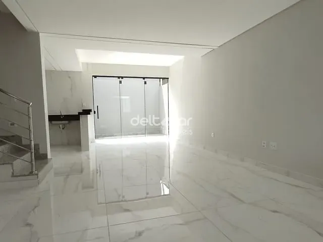 Casa com 129m² 3 quartos e 2 banheiros, à venda, no bairro Santa Mônica em Belo Horizonte
