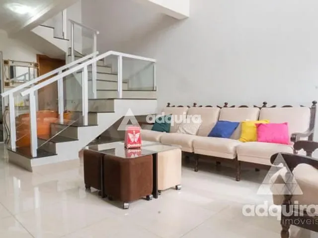 Casa com 300m² 3 quartos e 4 banheiros, à venda, no bairro Jardim Carvalho em Ponta Grossa