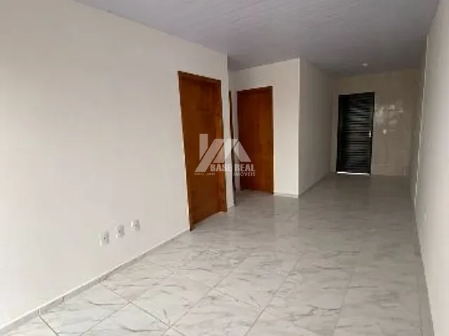 Casa 2 quartos e 1 banheiro, à venda, no bairro Cará-Cará em Ponta Grossa