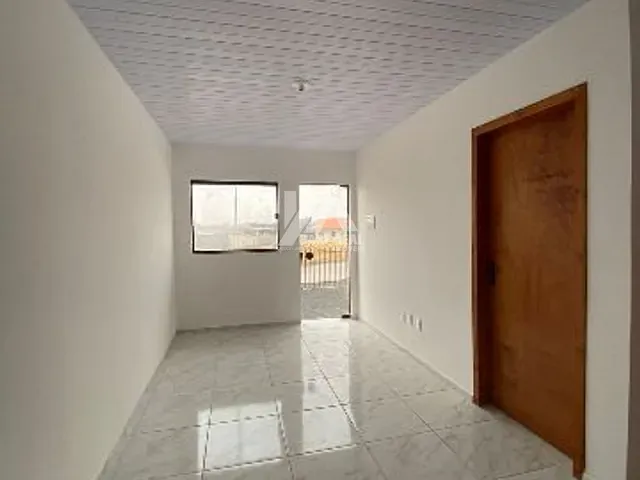 Casa 2 quartos e 1 banheiro, à venda, no bairro Cará-Cará em Ponta Grossa