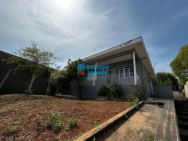 Casa com 388m² 3 quartos e 1 banheiro, à venda, no bairro Vila Meziara em Guaxupé