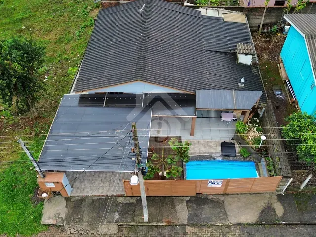 Casa 2 quartos e 2 banheiros, para alugar, no bairro Canabarro em Teutônia
