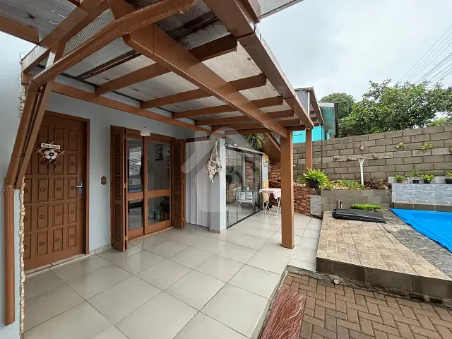 Casa 2 quartos e 2 banheiros, para alugar, no bairro Canabarro em Teutônia