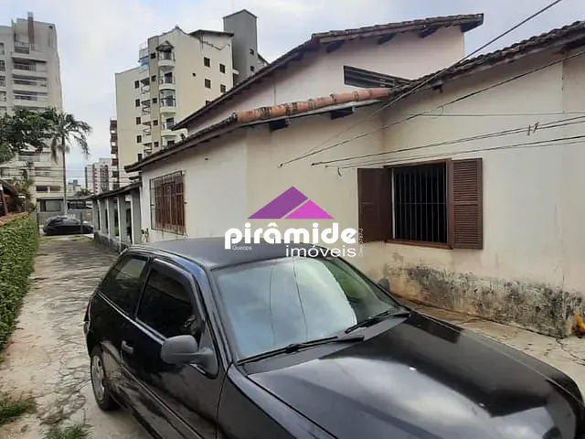 Casa com 360m² 4 quartos e 2 banheiros, à venda, no bairro Martin de Sá em Caraguatatuba