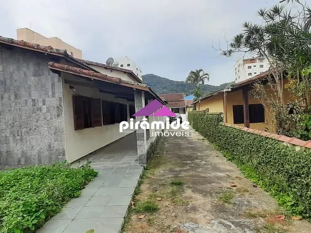 Casa com 360m² 4 quartos e 2 banheiros, à venda, no bairro Martin de Sá em Caraguatatuba
