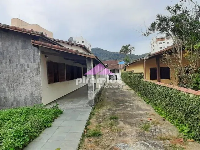 Casa com 360m² 4 quartos e 2 banheiros, à venda, no bairro Martin de Sá em Caraguatatuba
