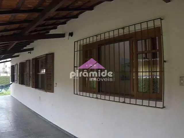 Casa com 360m² 4 quartos e 2 banheiros, à venda, no bairro Martin de Sá em Caraguatatuba