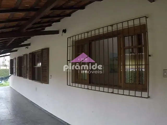 Casa com 360m² 4 quartos e 2 banheiros, à venda, no bairro Martin de Sá em Caraguatatuba