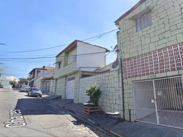 Casa com 230m² 7 quartos e 4 banheiros, à venda, no bairro Vila Yolanda em Osasco