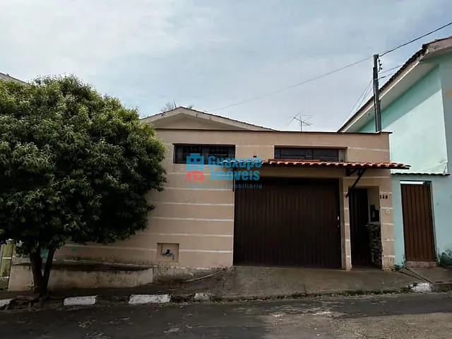 Casa com 250m² 2 quartos e 1 banheiro, à venda, no bairro Loteamento Joaquim Cecílio Ribeiro em Guaxupé