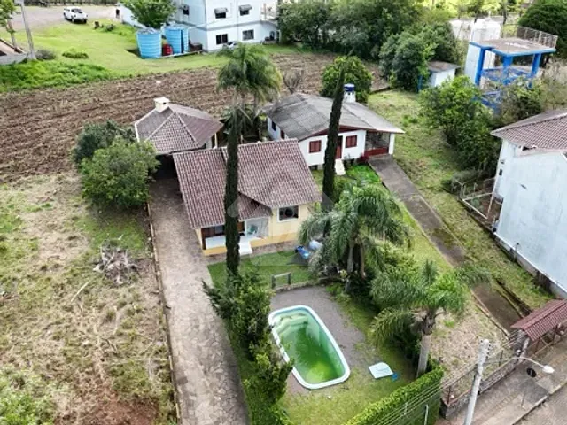 Casa 2 quartos e 1 banheiro, à venda, no bairro Centro em Paverama