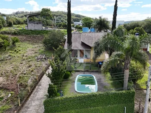 Casa 2 quartos e 1 banheiro, à venda, no bairro Centro em Paverama