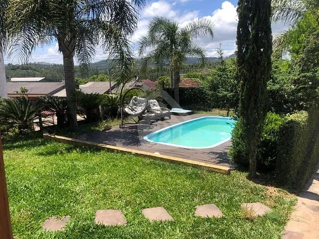 Casa 2 quartos e 1 banheiro, à venda, no bairro Centro em Paverama