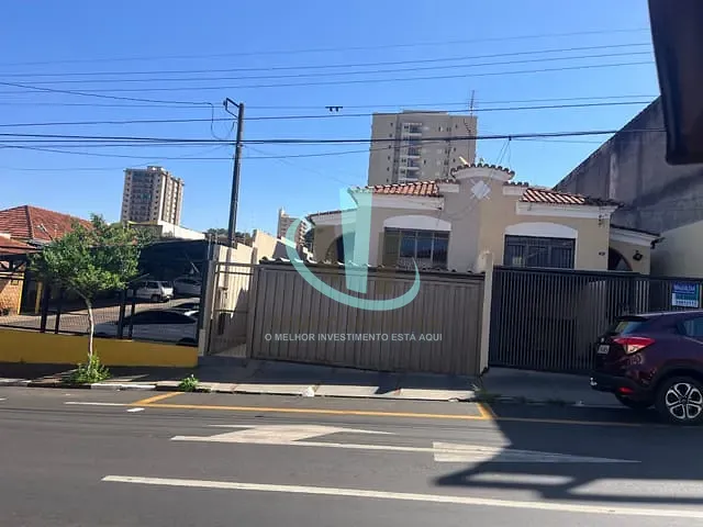 Casa 3 quartos e 4 banheiros, à venda, no bairro Centro em Araraquara