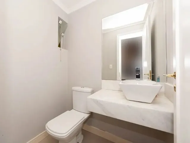 Casa com 405m² 5 quartos e 6 banheiros, para alugar, no bairro Santa Felicidade em Curitiba