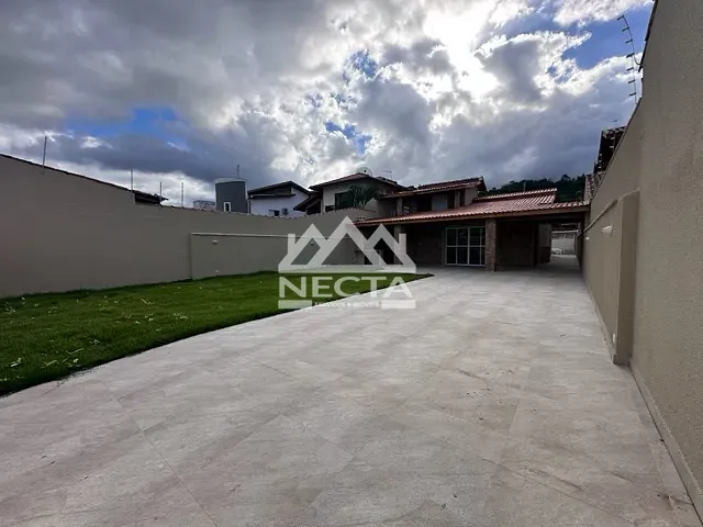Casa com 100m² 3 quartos e 3 banheiros, à venda, no bairro Jardim Estrela D'Alva em Caraguatatuba