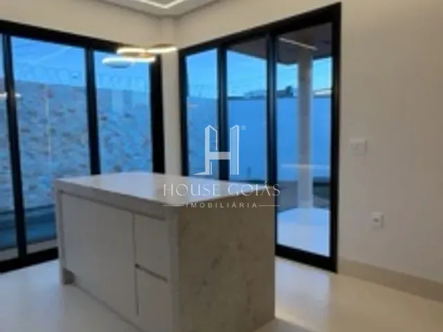 Casa com 380m² 3 quartos e 4 banheiros, à venda, no bairro Setor Três Marias em Goiânia