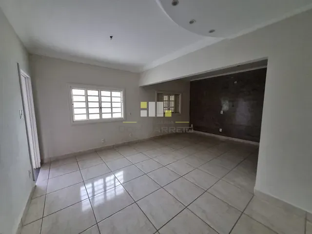 Casa com 250m² 2 quartos e 1 banheiro, à venda, no bairro Vila Santa Terezinha em Sumaré