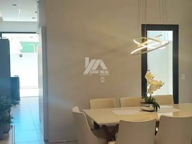 Casa 3 quartos e 3 banheiros, à venda, no bairro Contorno em Ponta Grossa