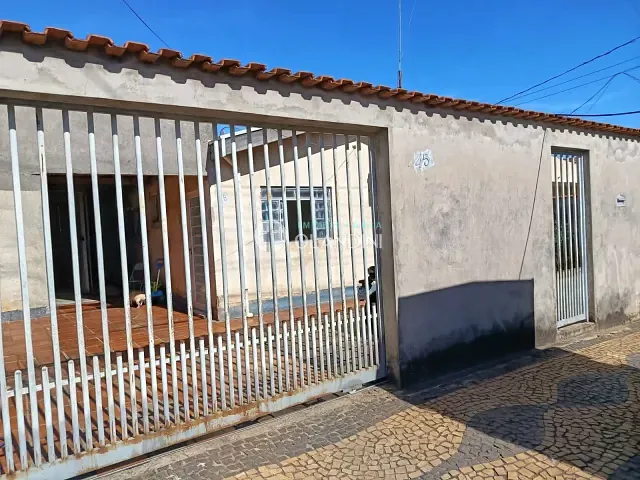 Casa 3 quartos e 2 banheiros, à venda, no bairro Jardim Planalto II em Artur Nogueira