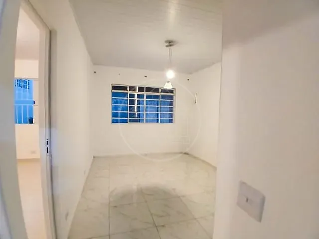 Casa com 224m² 2 quartos e 2 banheiros, à venda ou para alugar, no bairro Jardim Bela Vista (Zona Sul) em São Paulo