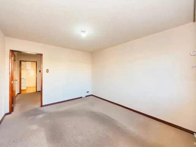 Casa 3 quartos e 1 banheiro, para alugar, no bairro Pilarzinho em Curitiba