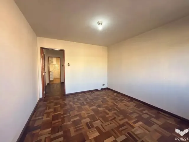 Casa 3 quartos e 1 banheiro, para alugar, no bairro Pilarzinho em Curitiba