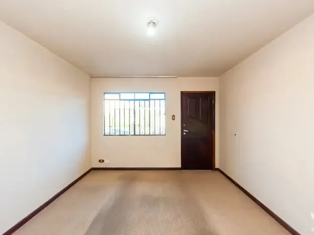 Casa 3 quartos e 1 banheiro, para alugar, no bairro Pilarzinho em Curitiba