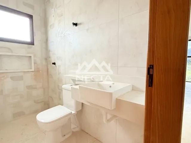 Casa com 32m² 1 quarto e 1 banheiro, à venda, no bairro Pontal de Santa Marina em Caraguatatuba