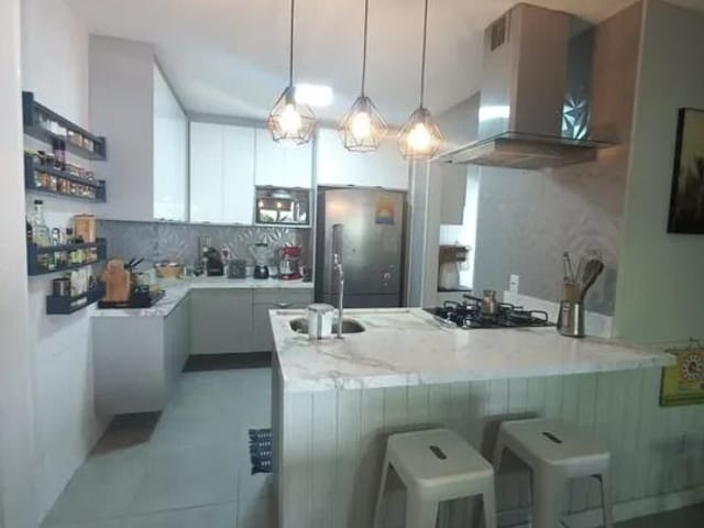 Casa com 226m² 4 quartos e 4 banheiros, à venda, no bairro Jardim Pioneira em Cotia