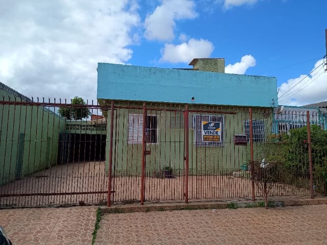 Casa com 200m² 4 quartos e 2 banheiros, à venda, no bairro Fragata em Pelotas