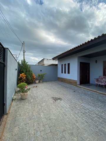 Casa com 360m² 3 quartos e 2 banheiros, à venda, no bairro Parque Aurora em Campos dos Goytacazes