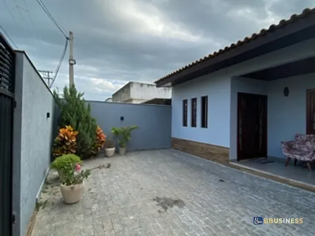 Casa com 360m² 3 quartos e 2 banheiros, à venda, no bairro Parque Aurora em Campos dos Goytacazes