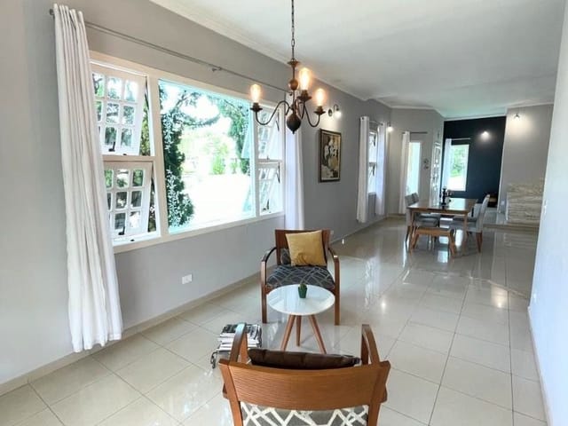Casa com 368m² 3 quartos e 6 banheiros, à venda, no bairro Urbanova em São José dos Campos